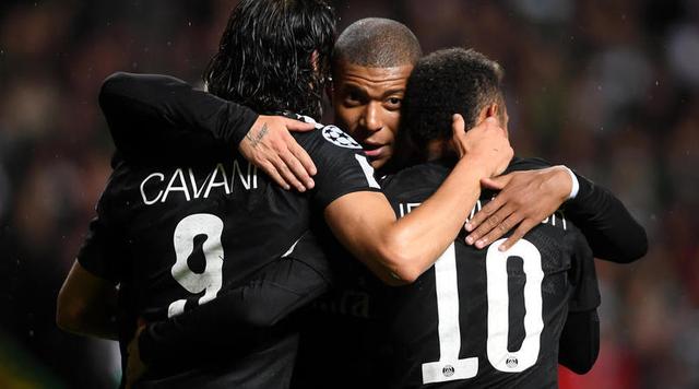 欧文突破防守造成杀伤球成功（欧文强突防线造犯规并打成）