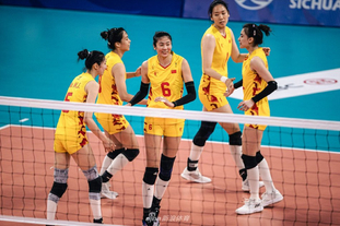 记者：那不勒斯想冬窗签梅努替德布劳内，可能租借+选择买断（那不勒斯欲冬窗引进梅努顶替德布劳内，或以租借附带买断条款）