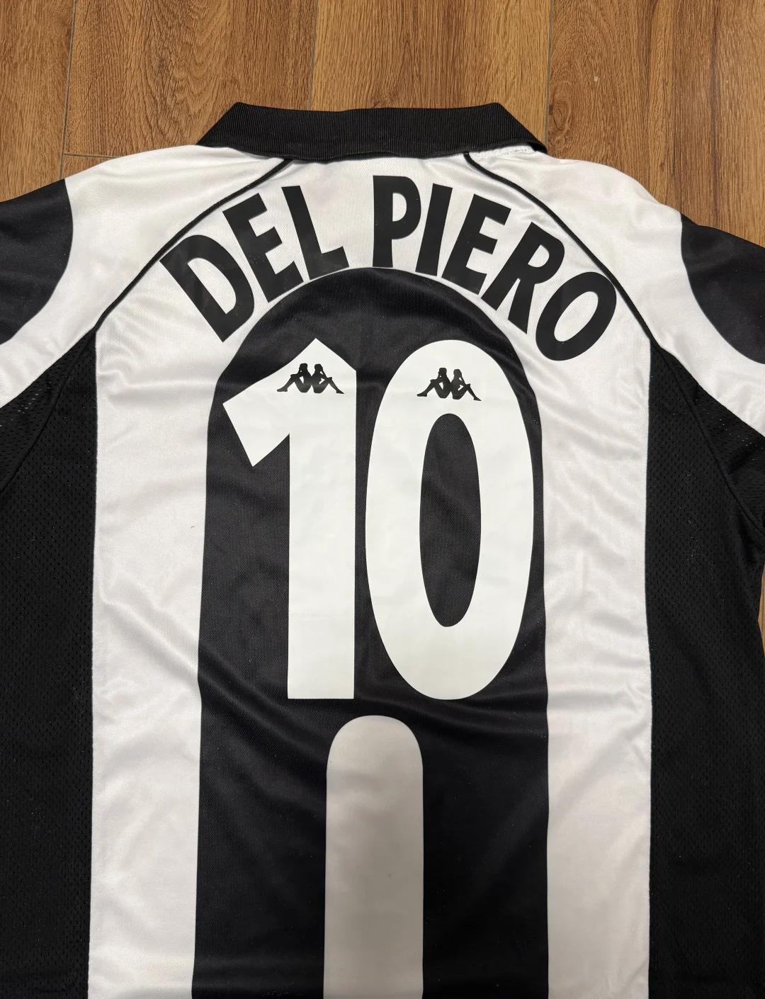 曼联英超14轮1-1战平西汉姆联，近5轮仅胜1场，阿莫林执教遇质疑，防守问题突出。