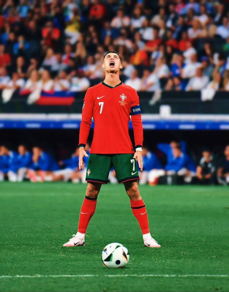 传闻：蓝鹰埃弗顿关注梅斯16岁前锋，身高193已亮相法甲（据报道：蓝鹰埃弗顿有意梅斯16岁前锋，193cm新星已完成法甲首秀）