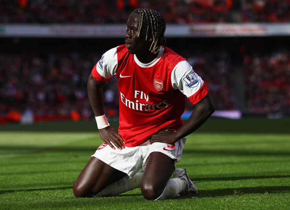 法兰克福与中国足协开展深度交流，围绕多个议题展开深度讨论（法兰克福与中国足协深入对话，聚焦多项议题）