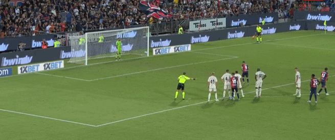 萨顿：曼联有几名球员因非洲杯缺席，本轮英超我看好纽卡斯尔获胜（萨顿：非洲杯致曼联多人缺阵，本轮英超更看好纽卡取胜）