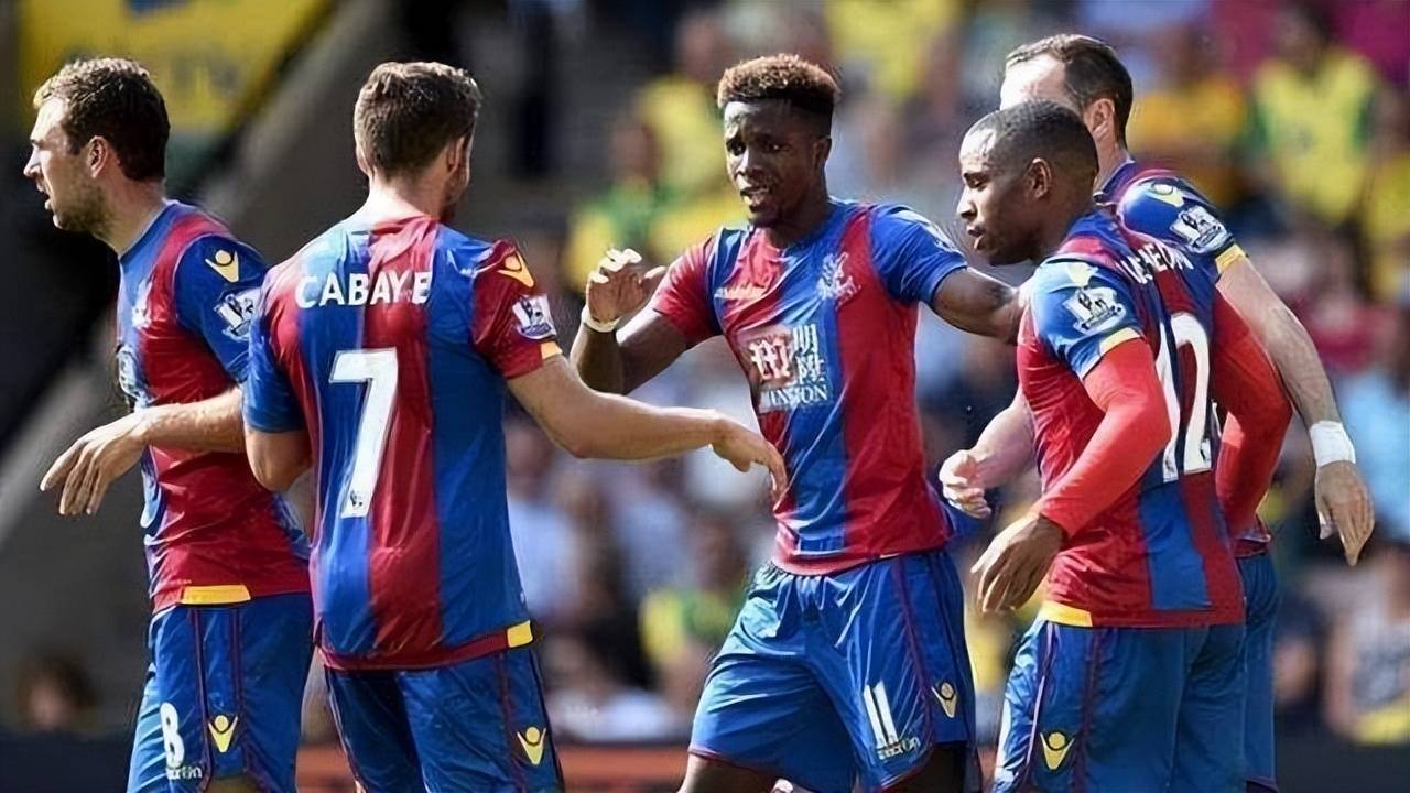 格纳布里：凯恩在防守中表现出色，进球归功于球队定位球教练（格纳布里称赞凯恩防守出色：进球功劳属于球队的定位球教练）