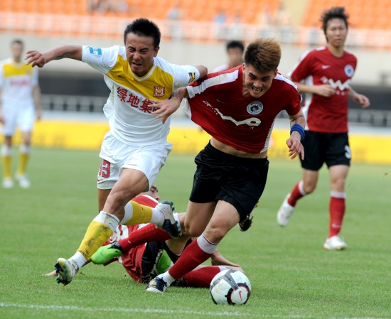 【壁纸】——C罗在皇马（C罗皇马时期高清壁纸）